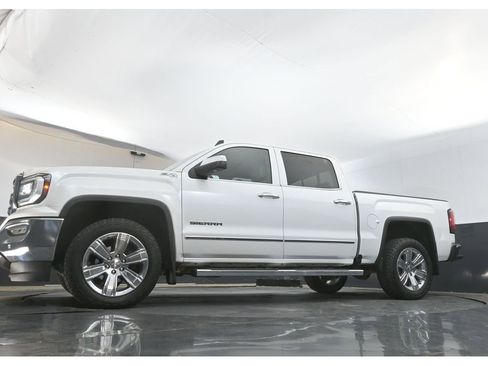 Used 2018 GMC Sierra 1500 SLT image 31