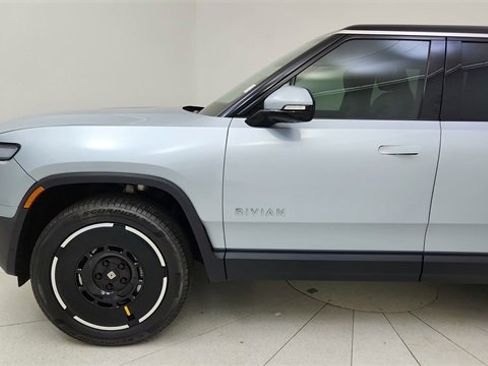 Used 2025 Rivian R1S Adventure image 9