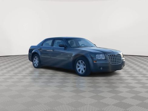 Used 2005 Chrysler 300 Touring image 2