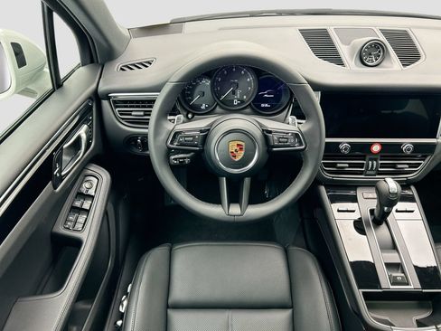 Used 2026 Porsche Macan AWD/4WD image 13