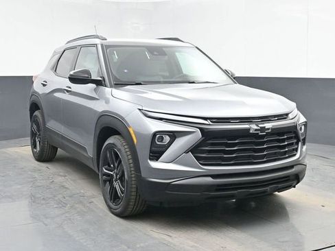 New 2026 Chevrolet TrailBlazer LT w/ Midnight Edition FWD image 2