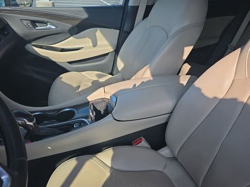 Used 2019 Buick Envision Essence image 26
