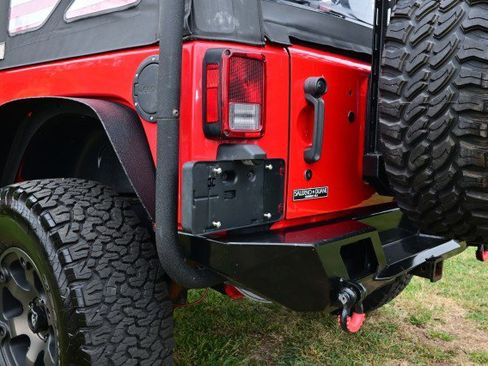 Used 2018 Jeep Wrangler Rubicon w/ Power Convenience Group image 13