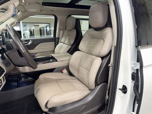 Certified 2023 Lincoln Navigator L Reserve image 13