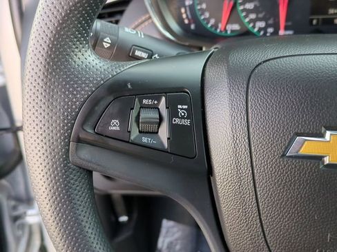 Used 2022 Chevrolet Trax LS w/ Tint and Cruise Package FWD image 12