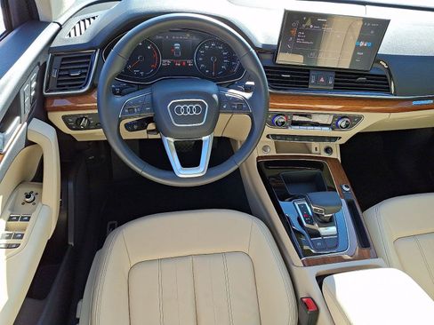 Used 2023 Audi Q5 2.0T Premium w/ Convenience Package AWD/4WD image 11