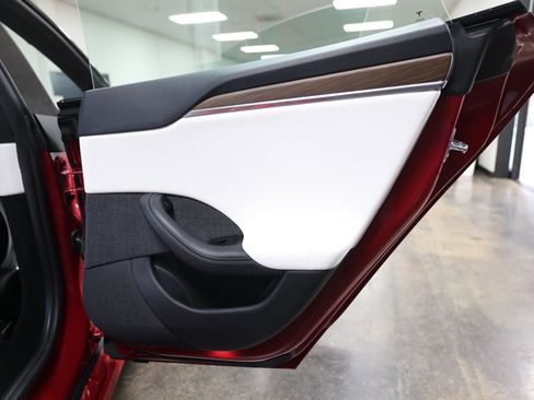 Used 2022 Tesla Model S Standard Range AWD/4WD image 39