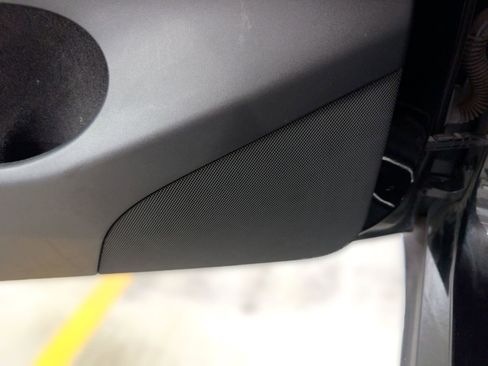 Used 2022 Tesla Model Y Long Range image 21