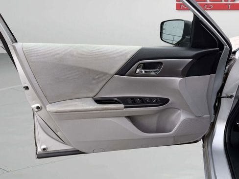 Used 2014 Honda Accord LX image 12