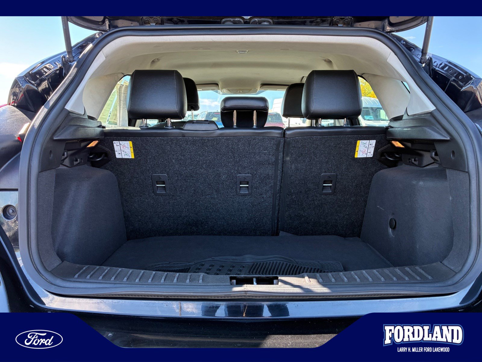 Used 2016 Ford Focus SE w/ Equipment Group 201A FWD image 32