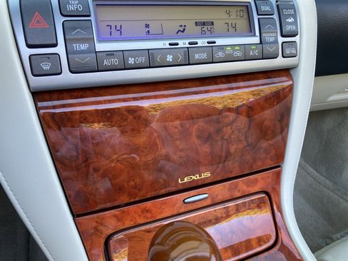 Used 2008 Lexus SC 430 Convertible image 27