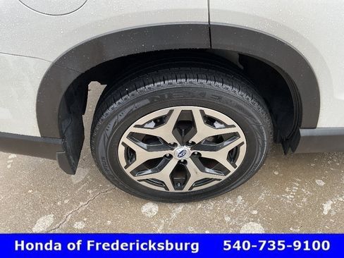 Used 2019 Subaru Forester Premium AWD/4WD image 11