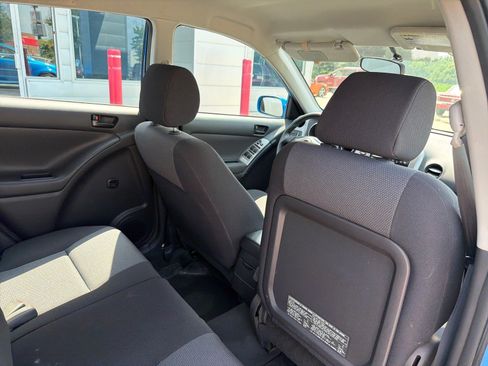 Used 2008 Pontiac Vibe w/ Preferred Package FWD image 23