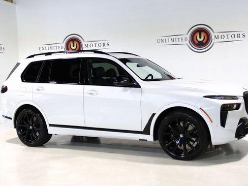 Used 2024 BMW X7 M60i image 6