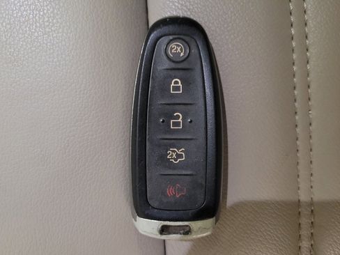 Used 2019 Ford Escape Titanium image 32