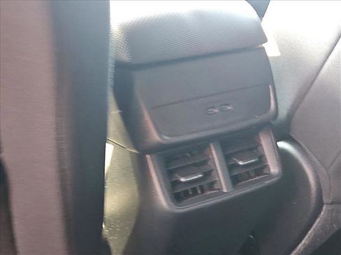 Used 2025 Chevrolet Equinox LT image 13