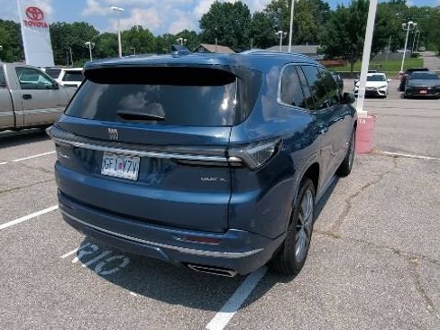 Used 2025 Buick Enclave Avenir AWD/4WD image 12