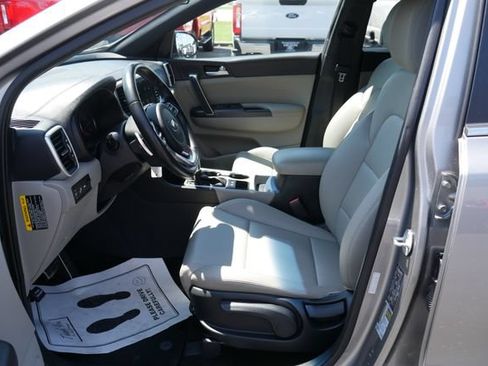 Used 2020 Kia Sportage S FWD image 2