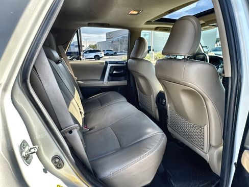 Used 2015 Toyota 4Runner SR5 image 27