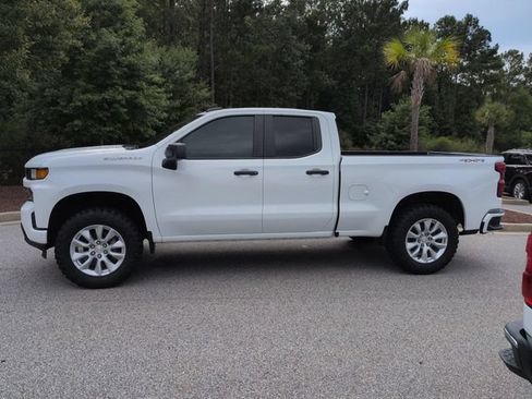 Used 2019 Chevrolet Silverado 1500 Custom w/ Custom Convenience Package AWD/4WD image 7