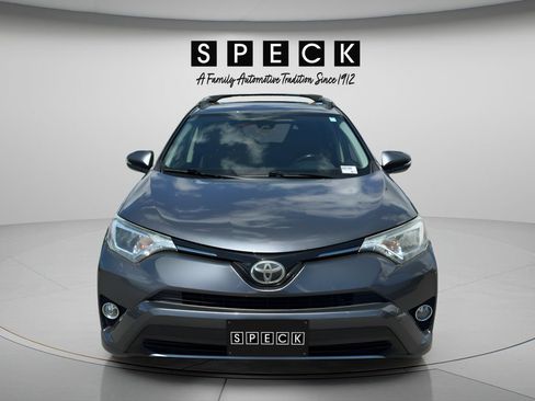 Used 2017 Toyota RAV4 XLE AWD/4WD image 8