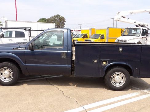 Used 2015 Ford F250 XL RWD image 4