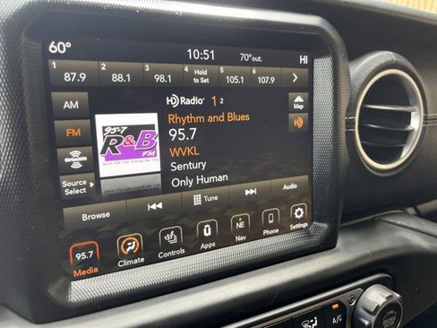 Used 2021 Jeep Wrangler Unlimited Sahara image 16