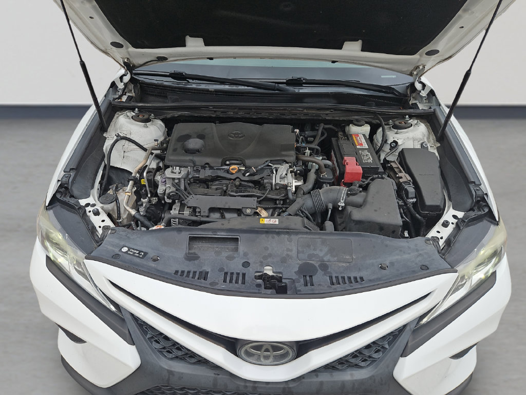 Used 2020 Toyota Camry SE FWD image 19