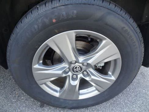 Certified 2024 Toyota RAV4 XLE FWD image 35