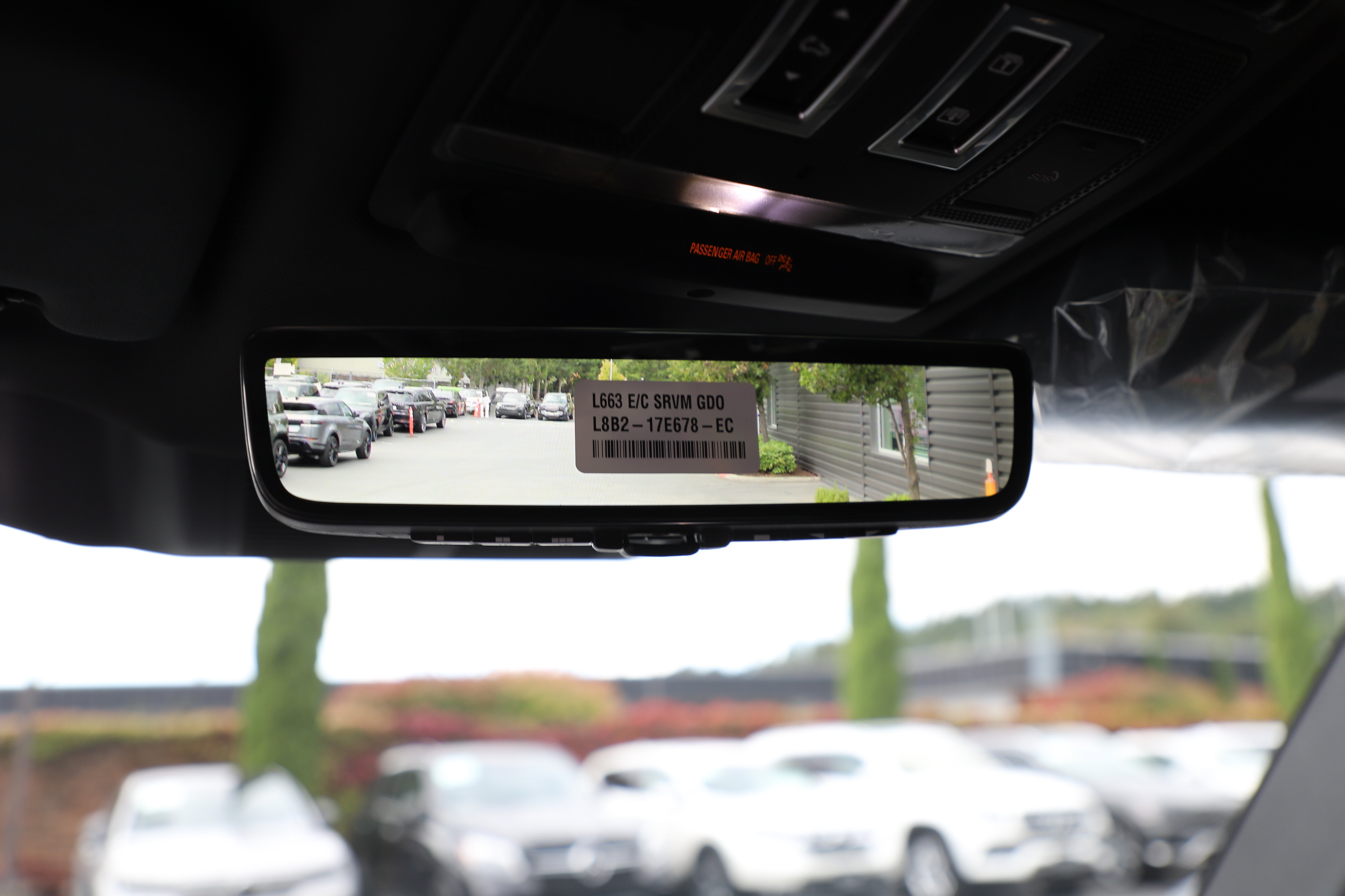 New 2026 Land Rover Defender 110 X-Dynamic SE AWD/4WD image 22