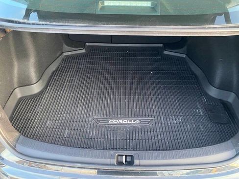 Used 2021 Toyota Corolla LE image 25