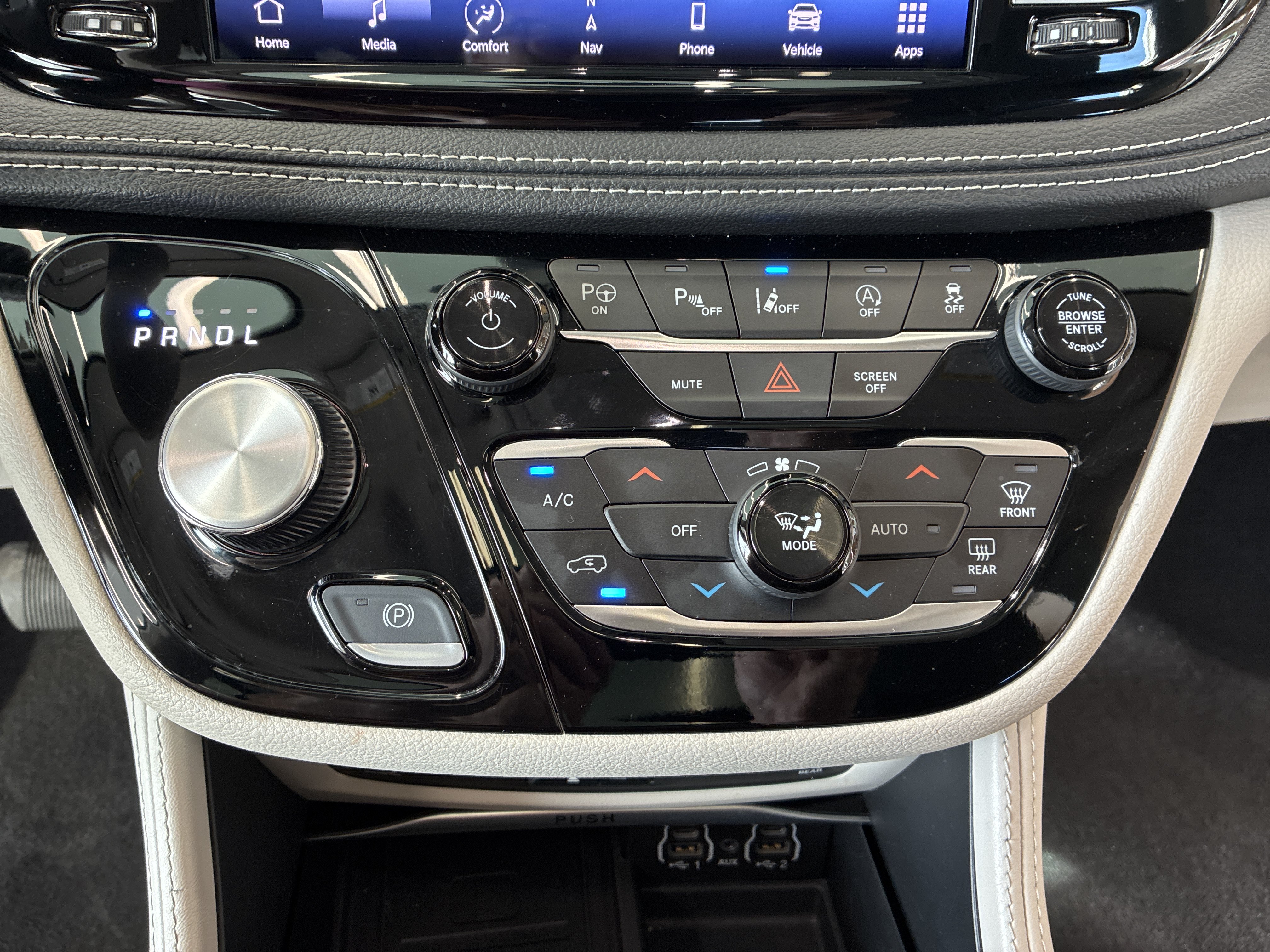 Certified 2023 Chrysler Pacifica Limited w/ Uconnect Theater Family Group AWD/4WD image 28