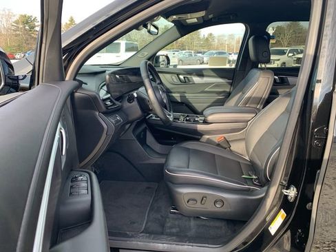 Used 2025 Buick Enclave Sport Touring image 28