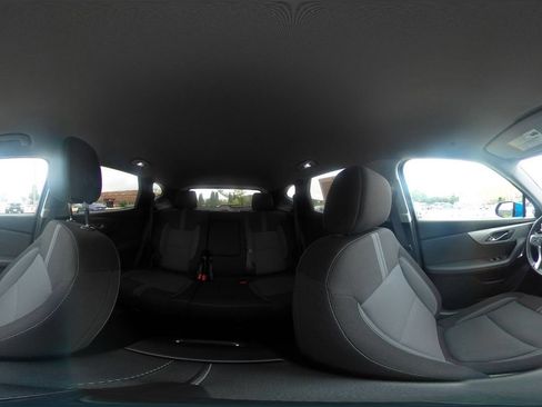 Used 2025 Chevrolet Blazer LT FWD image 40