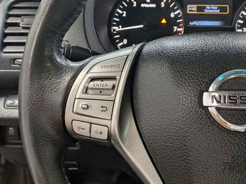Used 2015 Nissan Altima 2.5 SV w/ Convenience Package FWD image 15