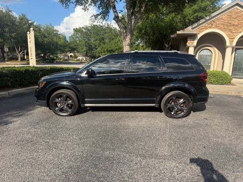 Used 2018 Dodge Journey Crossroad AWD/4WD image 2