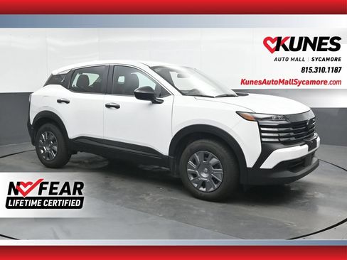Used 2025 Nissan Kicks S AWD/4WD image 1