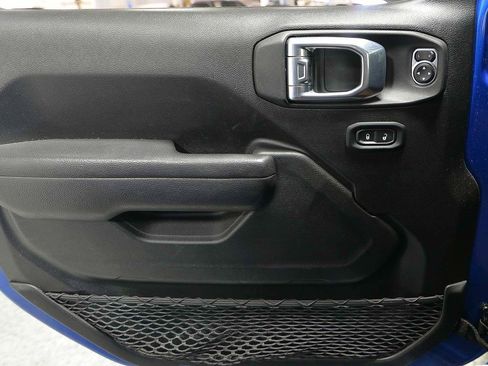 Used 2024 Jeep Wrangler Willys image 6