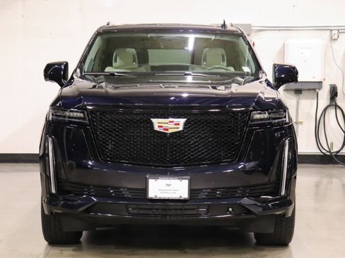 Certified 2022 Cadillac Escalade ESV Sport Platinum image 8