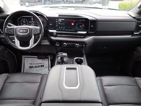 Used 2022 GMC Sierra 1500 SLT w/ SLT Convenience Package AWD/4WD image 18