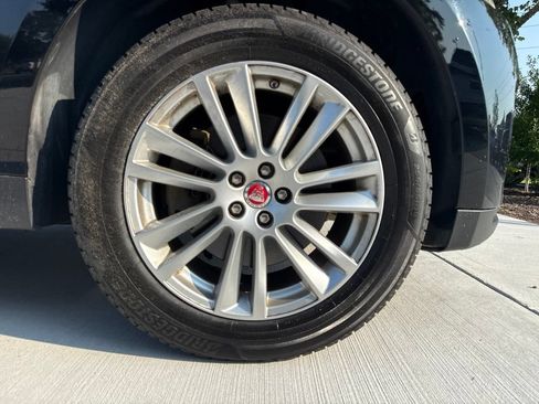 Used 2017 Jaguar F-PACE Prestige AWD/4WD image 9