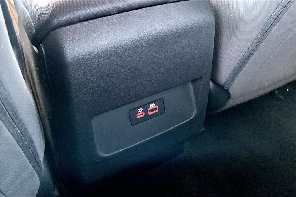 Used 2024 Nissan Frontier SV w/ Technology Package AWD/4WD image 11