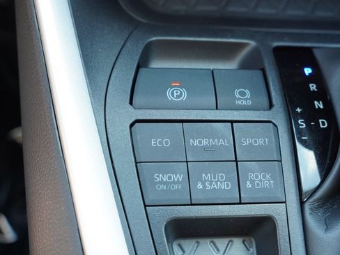 Used 2025 Toyota RAV4 XLE Premium w/ Weather Package AWD/4WD image 32
