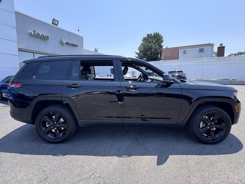 New 2025 Jeep Grand Cherokee L Limited w/ Black Appearance Package image 8