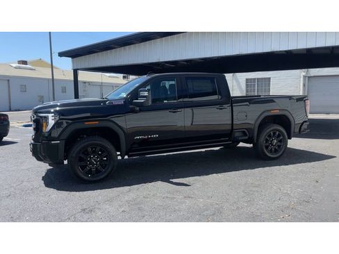 New 2026 GMC Sierra 2500 AT4 w/ AT4 Premium Plus Package AWD/4WD image 7