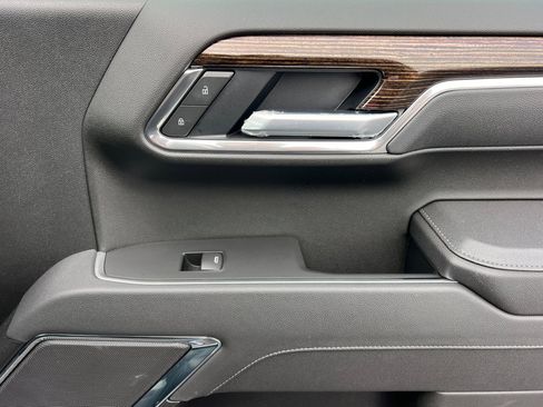 Used 2025 GMC Sierra 1500 SLE image 22