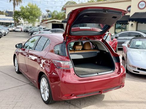 Used 2013 Lexus CT 200h w/ Premium Pkg w/Navigation FWD image 8