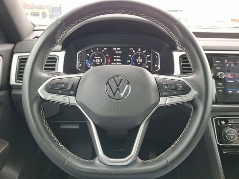 Used 2022 Volkswagen Atlas Cross Sport SE FWD image 19
