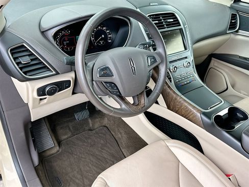 Used 2016 Lincoln MKX Reserve w/ Technology Package image 9