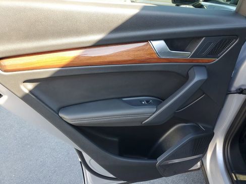 Used 2022 Audi Q5 2.0T Premium Plus w/ Premium Plus Package image 16